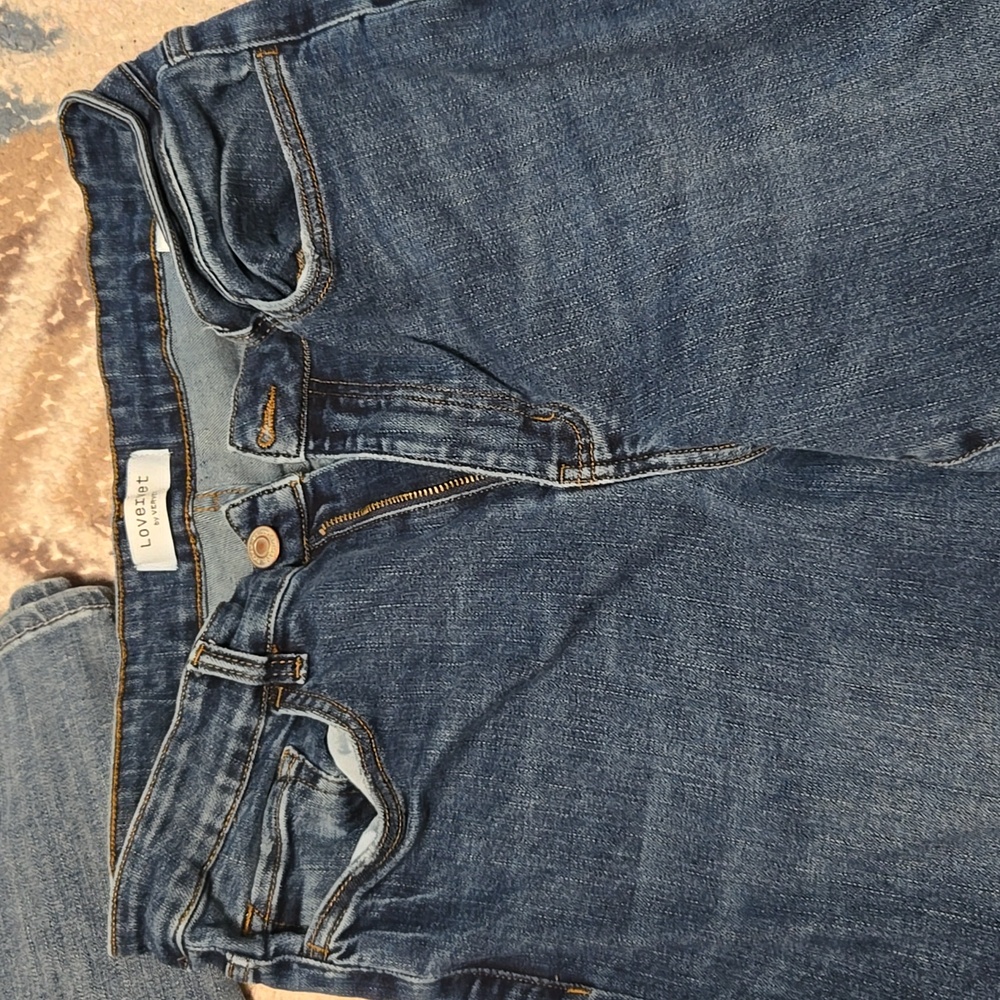 Lovervet jeans. Flare leg style